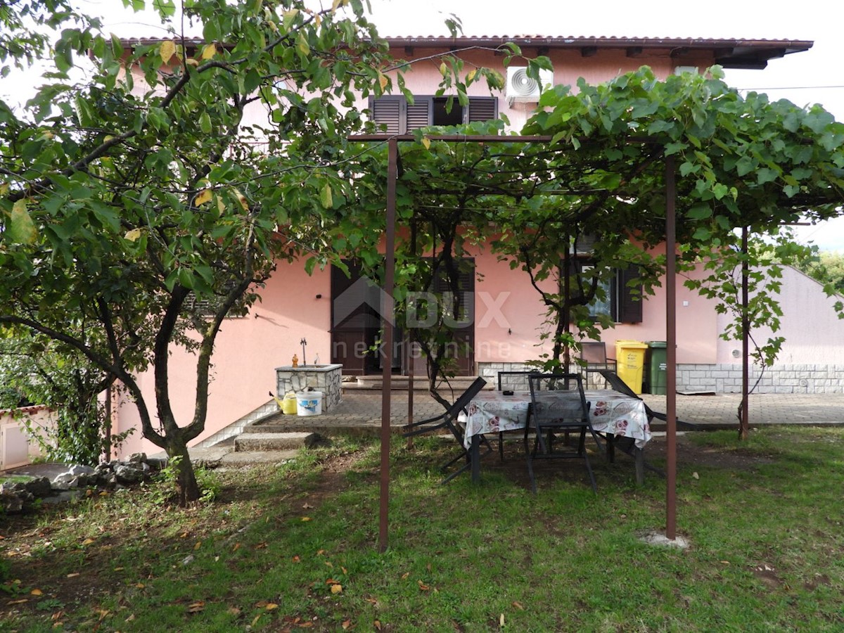 VIŠKOVO, MARČELJI - stanovanje - etaža 150m2, DB+4S, 1. nadstropje + okolica 300m2