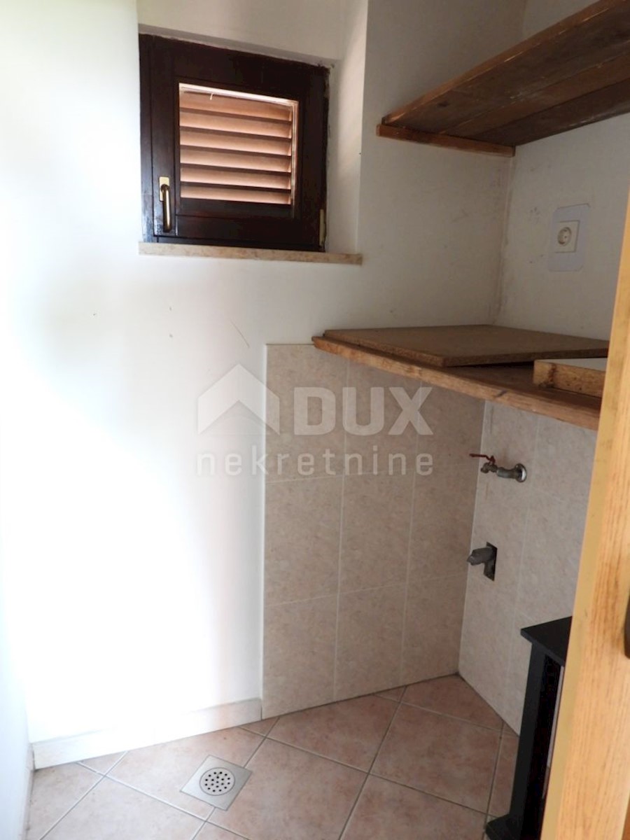 VIŠKOVO, MARČELJI - stanovanje - etaža 150m2, DB+4S, 1. nadstropje + okolica 300m2