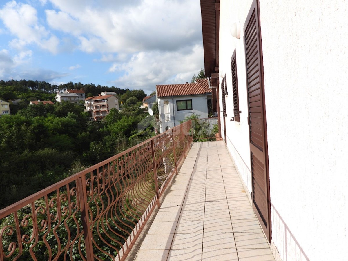 VIŠKOVO, MARČELJI - stanovanje - etaža 150m2, DB+4S, 1. nadstropje + okolica 300m2