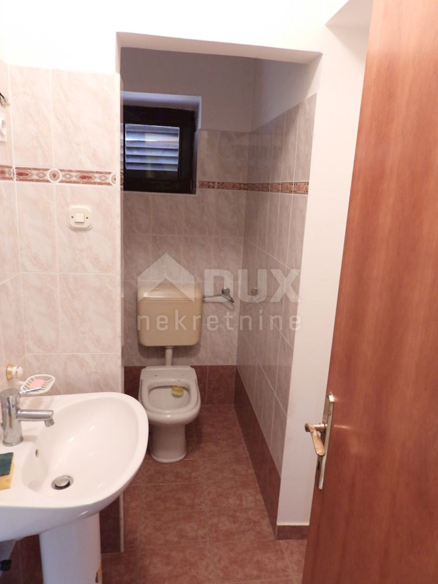 VIŠKOVO, MARČELJI - stanovanje - etaža 150m2, DB+4S, 1. nadstropje + okolica 300m2