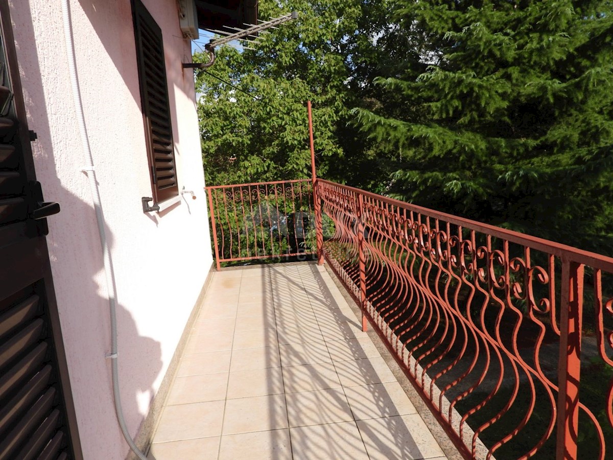 VIŠKOVO, MARČELJI - stanovanje - etaža 150m2, DB+4S, 1. nadstropje + okolica 300m2