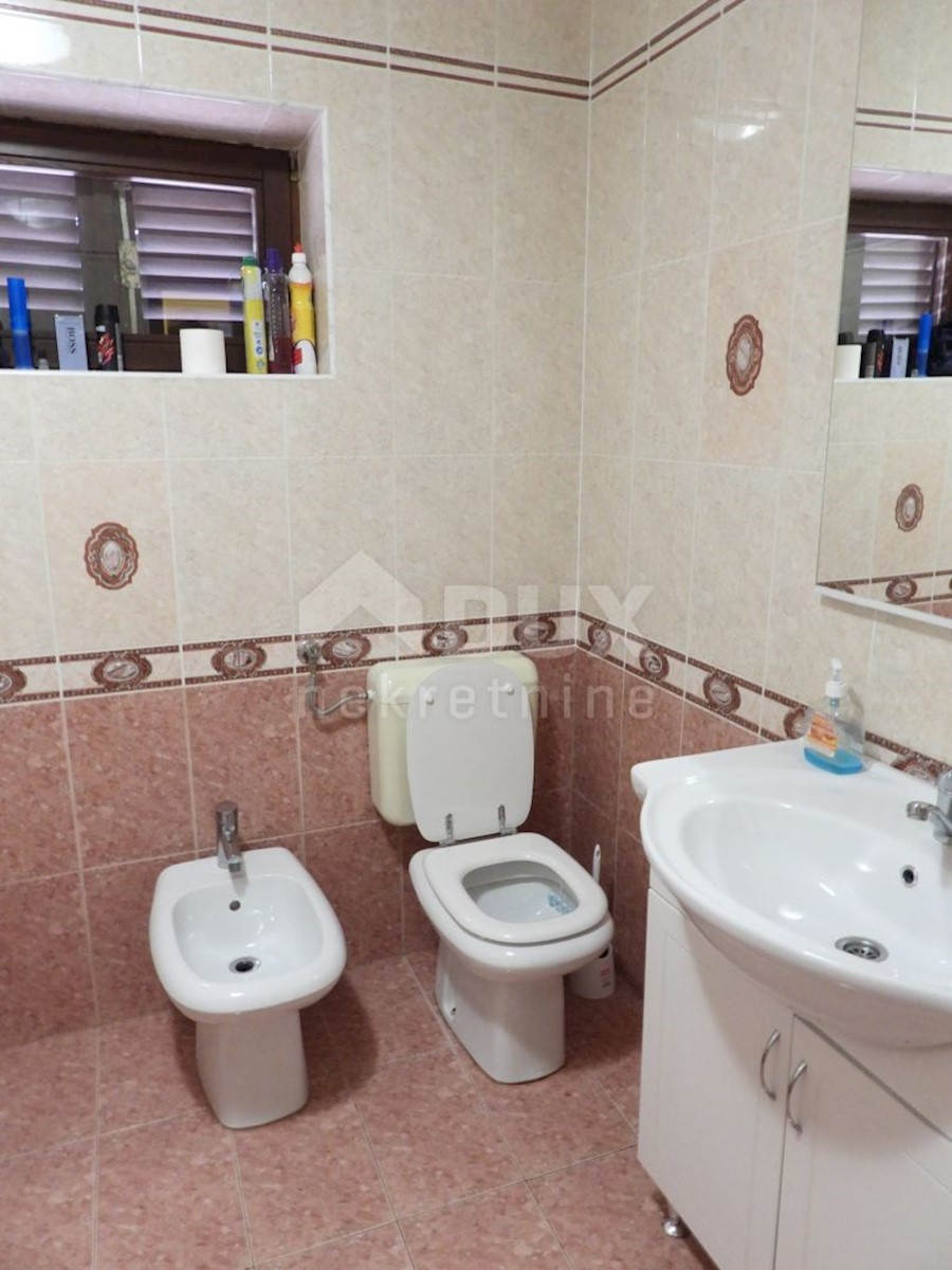 VIŠKOVO, MARČELJI - stanovanje - etaža 150m2, DB+4S, 1. nadstropje + okolica 300m2