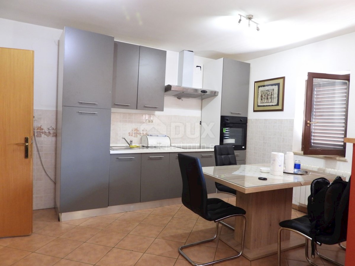 VIŠKOVO, MARČELJI - stanovanje - etaža 150m2, DB+4S, 1. nadstropje + okolica 300m2