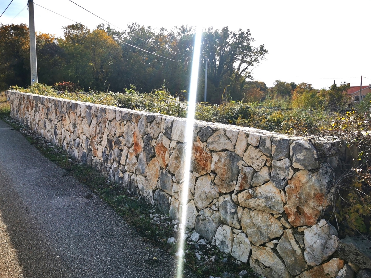 Dobirnj, okolica, zazidljivo zemljišče na mirni lokaciji!! ID 490