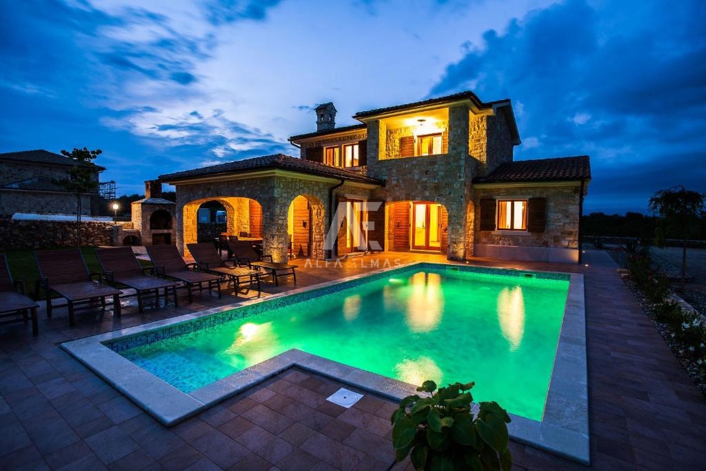 New detached stone house with a pool in the vicinity of the town of Krk - ID 579