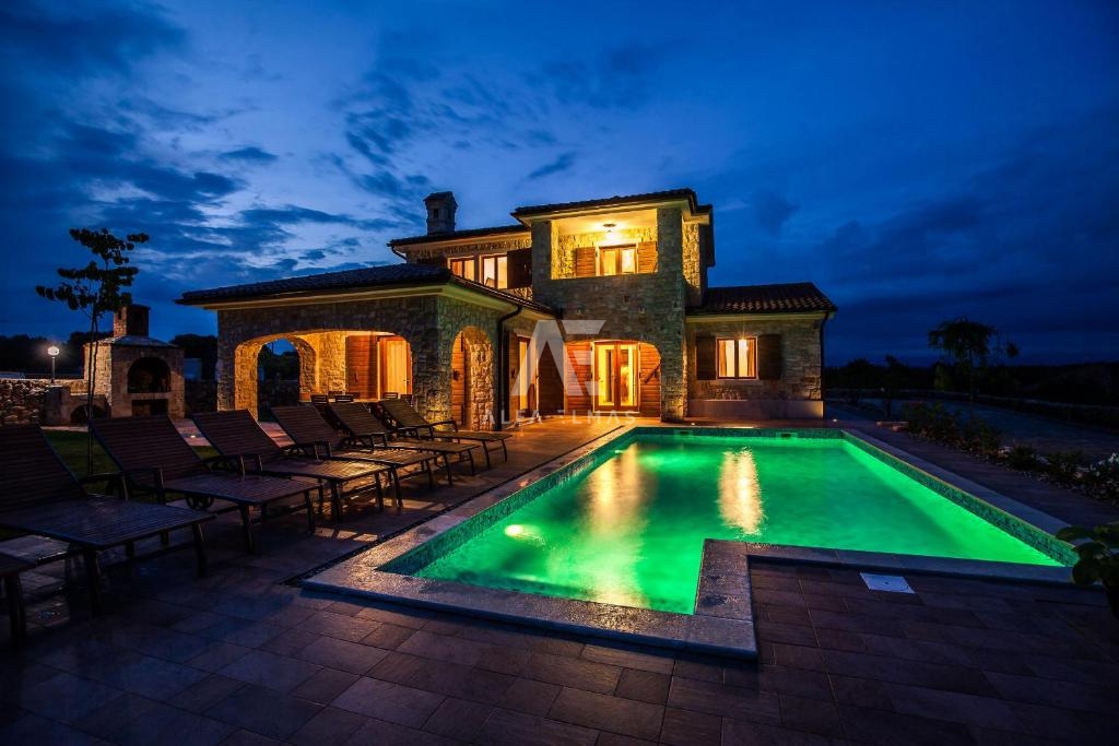 New detached stone house with a pool in the vicinity of the town of Krk - ID 579