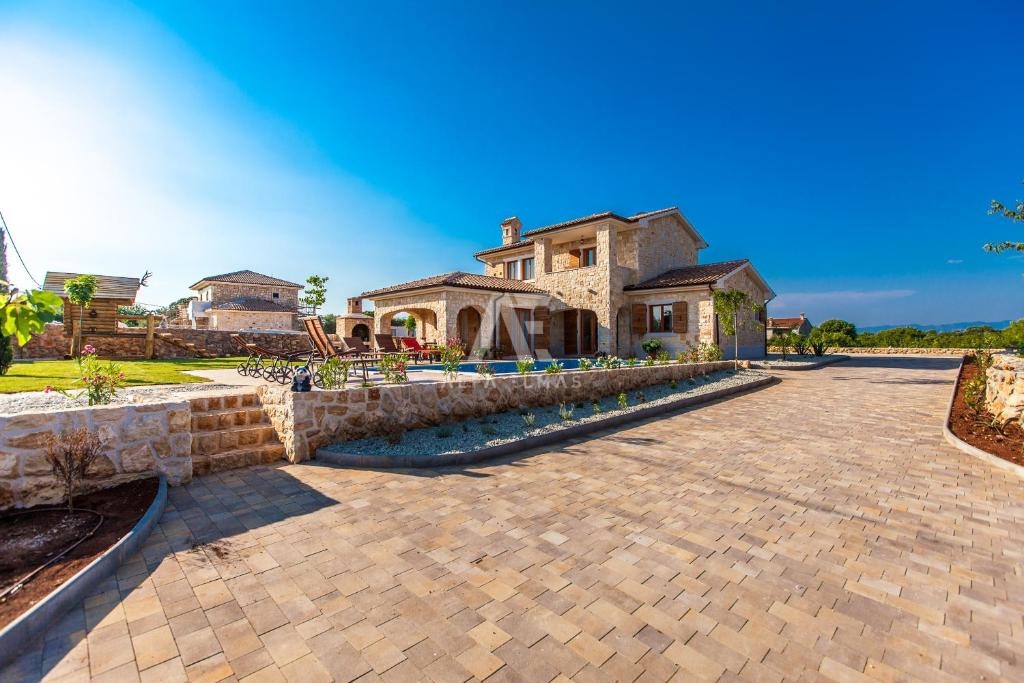 New detached stone house with a pool in the vicinity of the town of Krk - ID 579