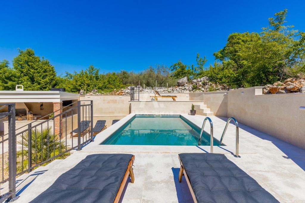 Hiša Malinska, Ekskluzivna mediteranska vila z bazenom ID 461