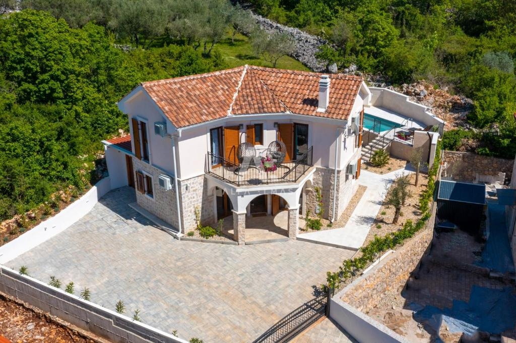 Hiša Malinska, Ekskluzivna mediteranska vila z bazenom ID 461