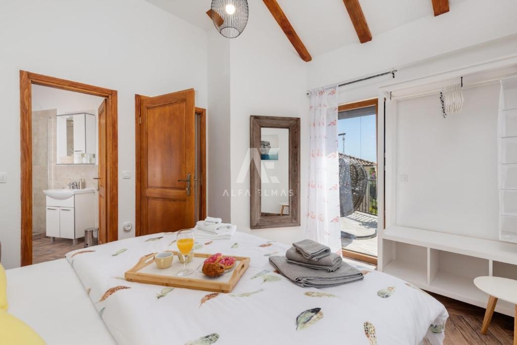 Hiša Malinska, Ekskluzivna mediteranska vila z bazenom ID 461