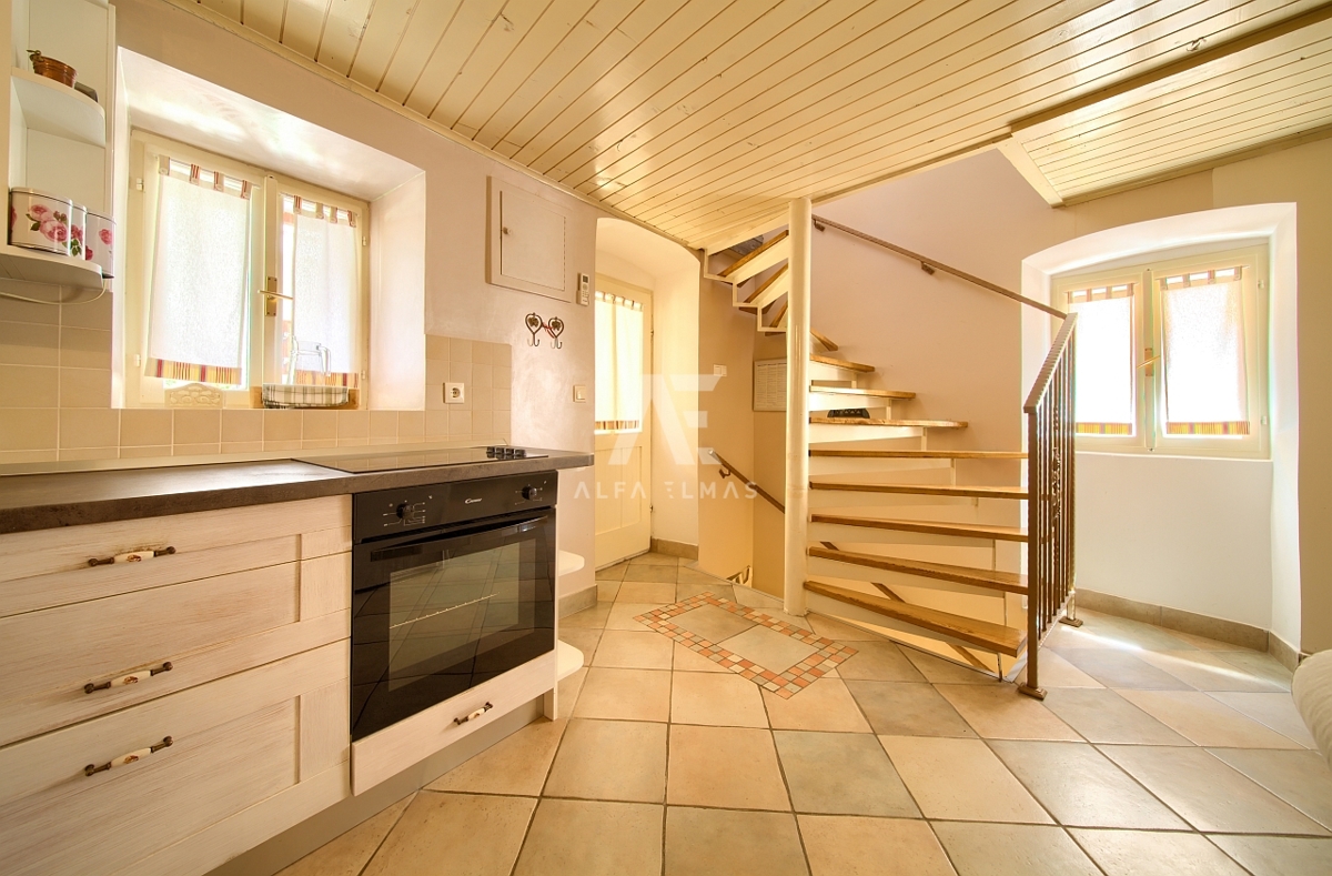 Vrbnik – obnovljena kamnita vrstna hiša! ID 652