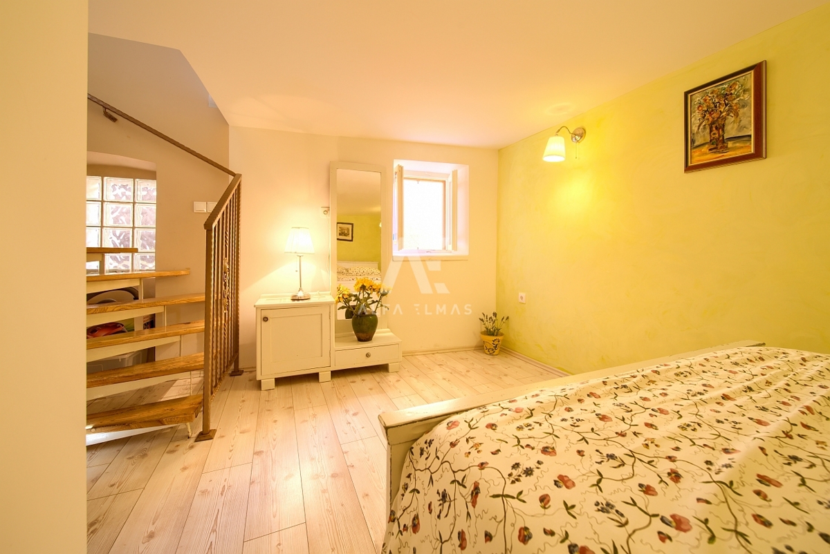 Vrbnik – obnovljena kamnita vrstna hiša! ID 652