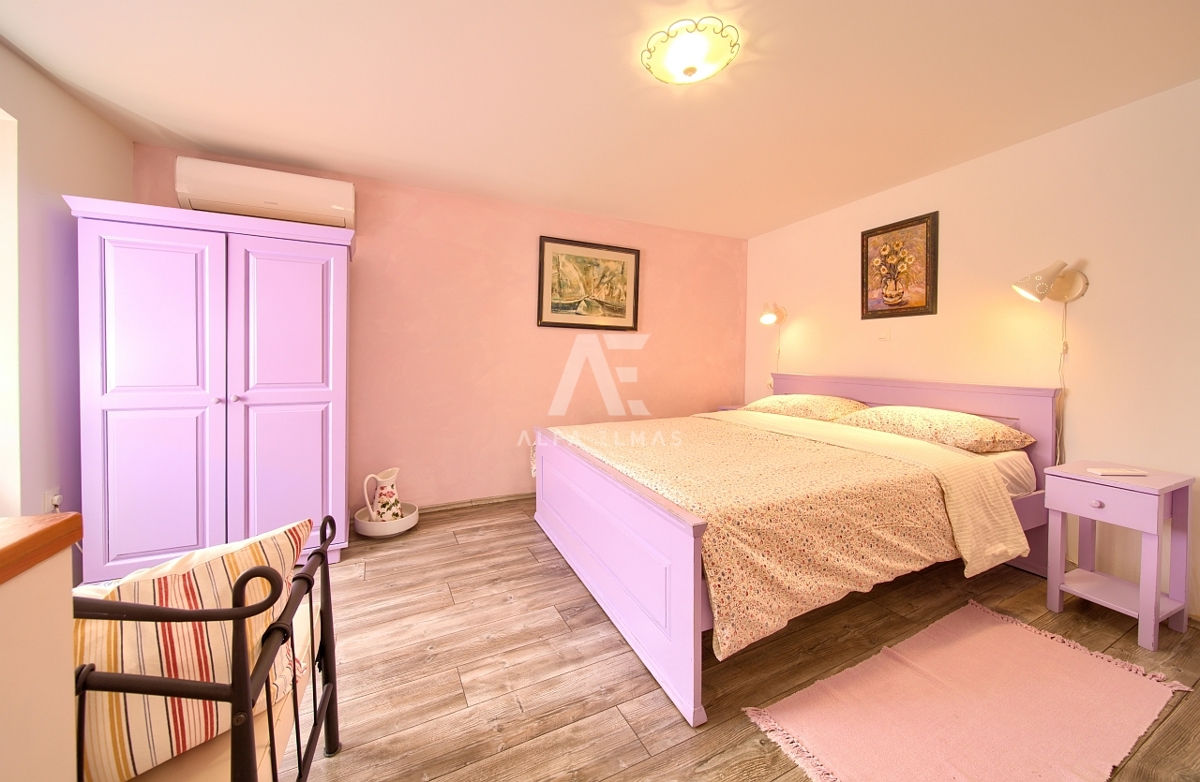 Vrbnik – obnovljena kamnita vrstna hiša! ID 652