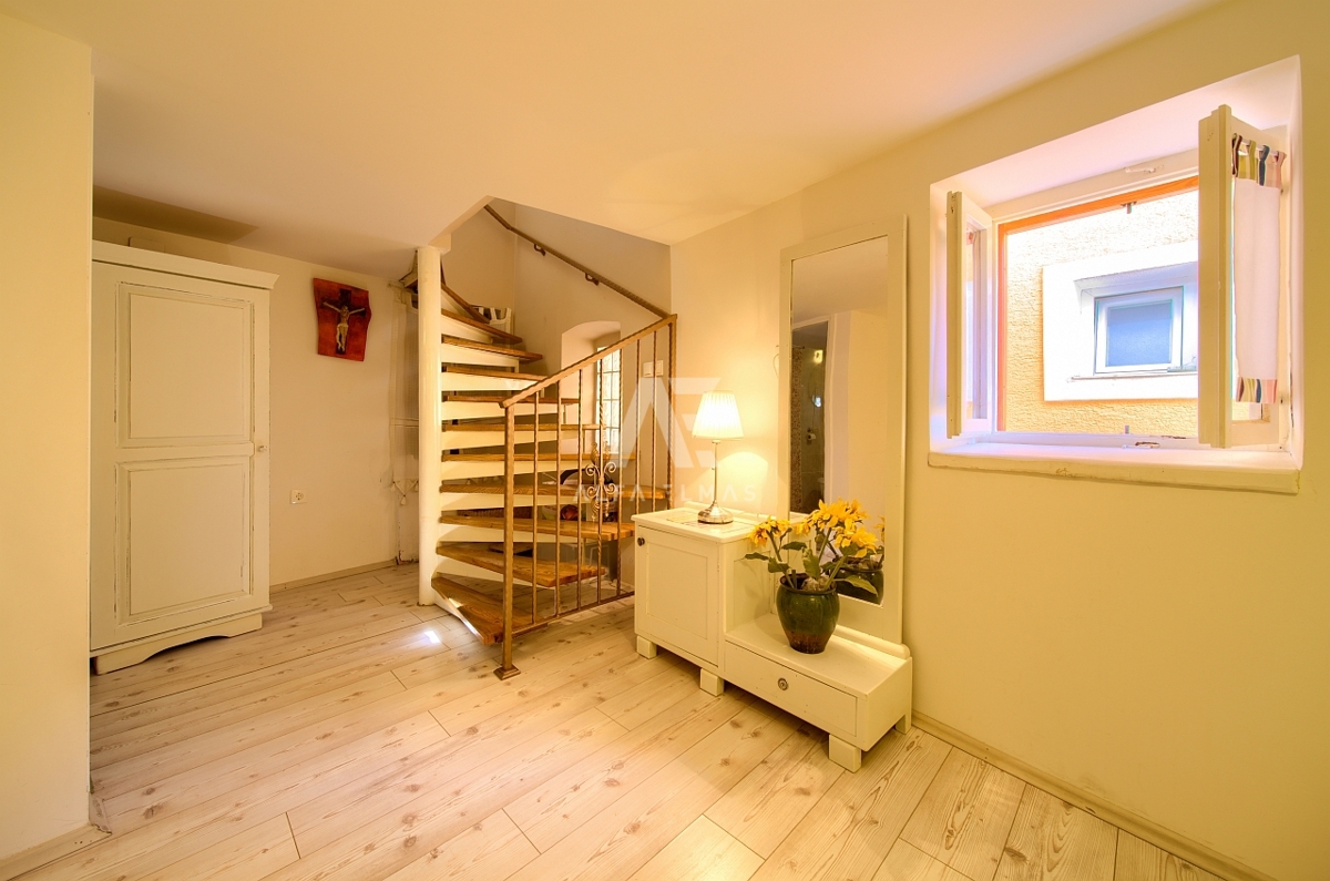 Vrbnik – obnovljena kamnita vrstna hiša! ID 652