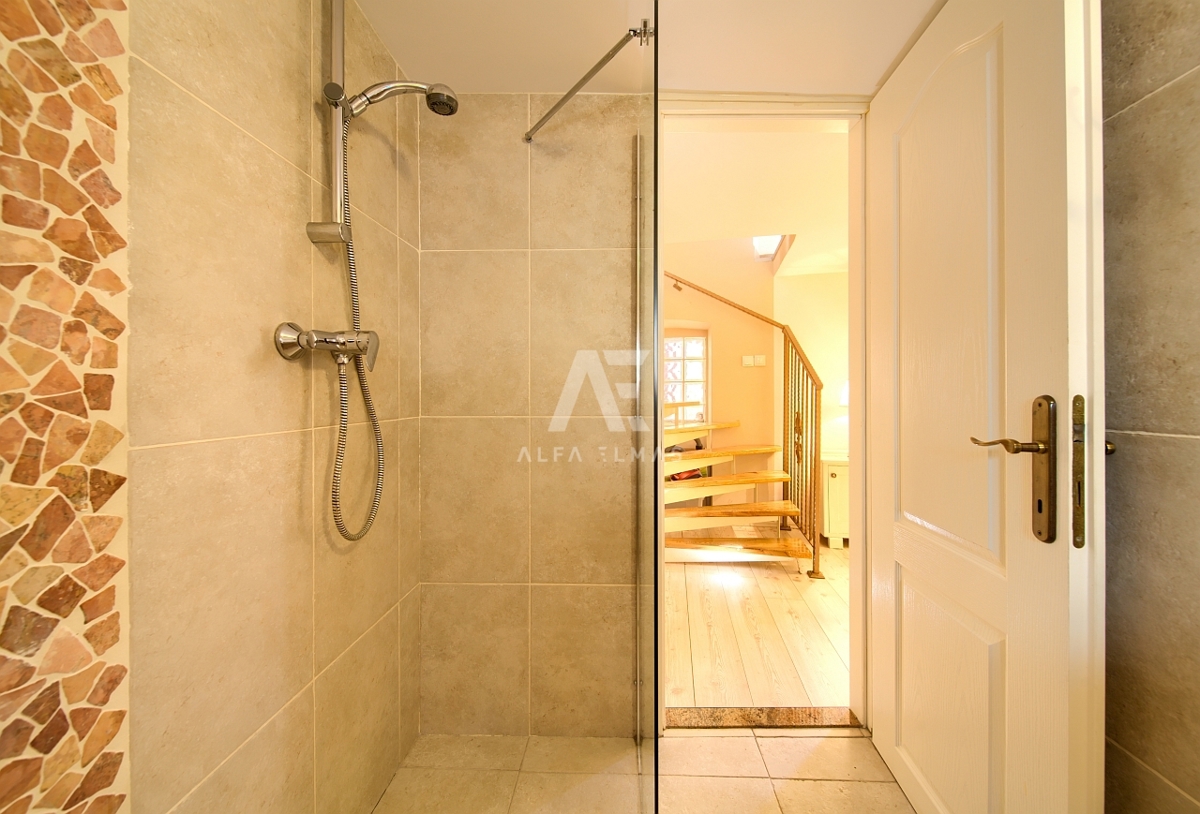 Vrbnik – obnovljena kamnita vrstna hiša! ID 652