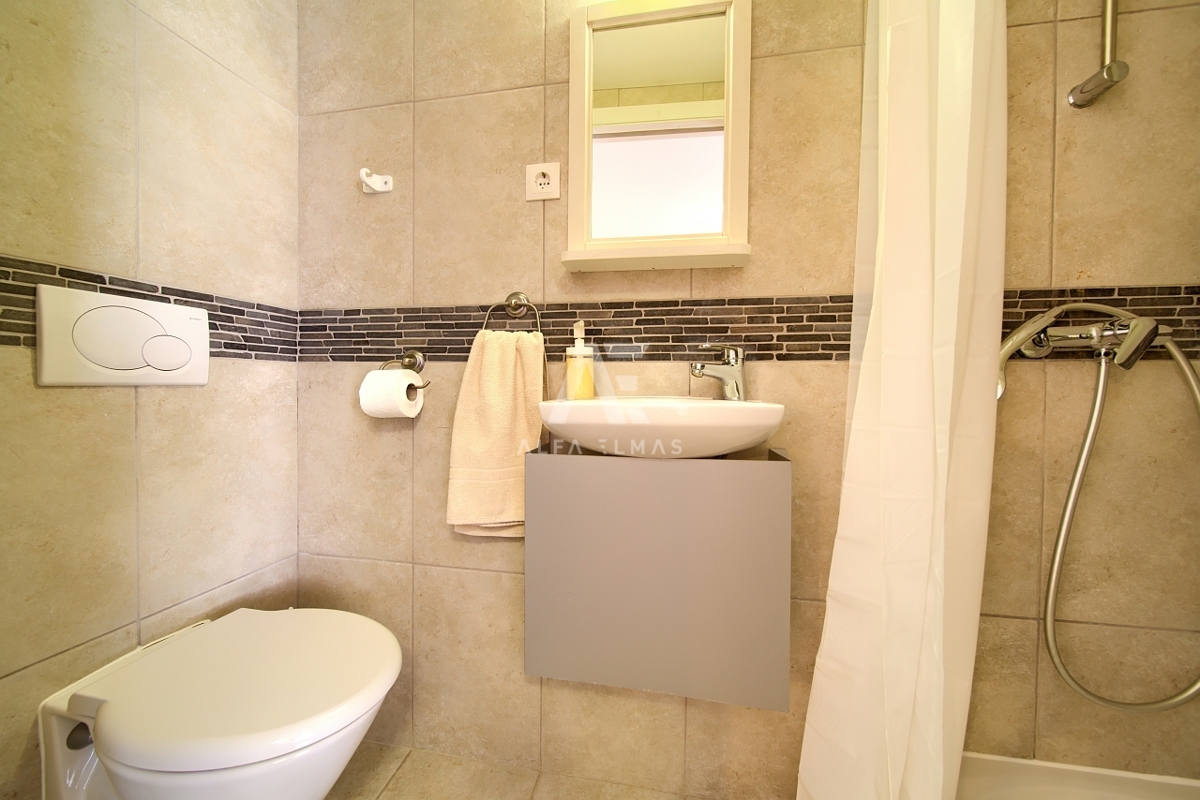 Vrbnik – obnovljena kamnita vrstna hiša! ID 652