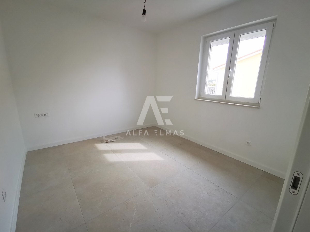 Šilo, apartma v prvem nadstropju, prva vrsta do morja!! ID 351 