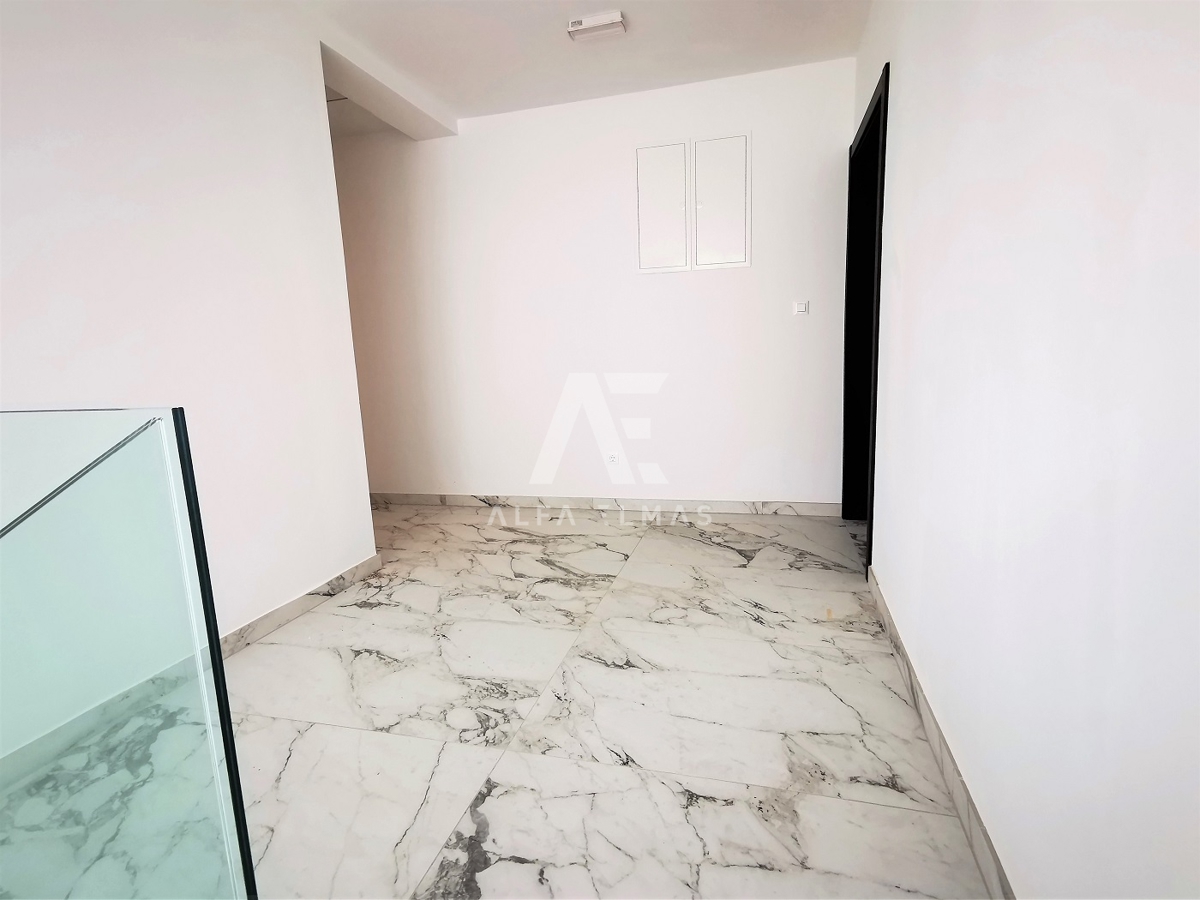 Šilo, apartma v prvem nadstropju, prva vrsta do morja!! ID 351 