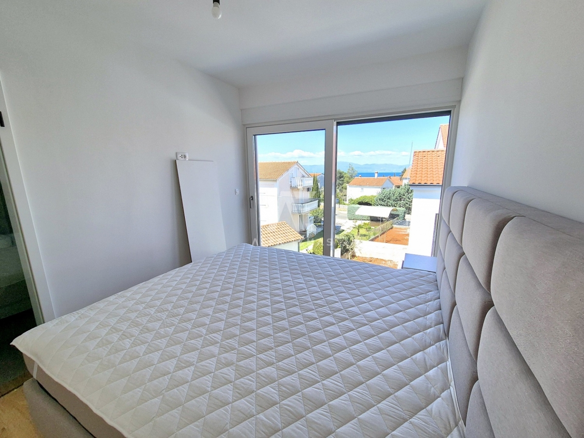 Semi-detached house with a pool and sea view in Malinska - ID 589