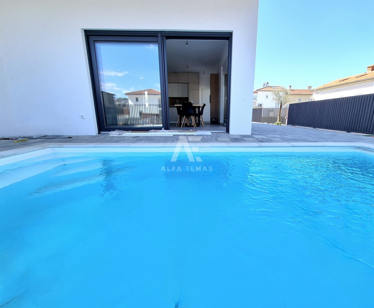 Semi-detached house with a pool and sea view in Malinska - ID 589