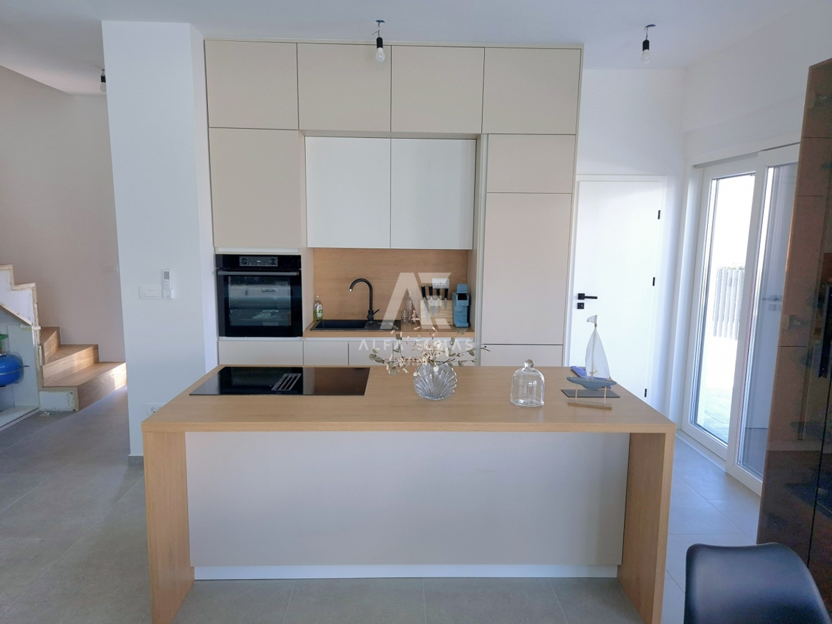 Semi-detached house with a pool and sea view in Malinska - ID 589
