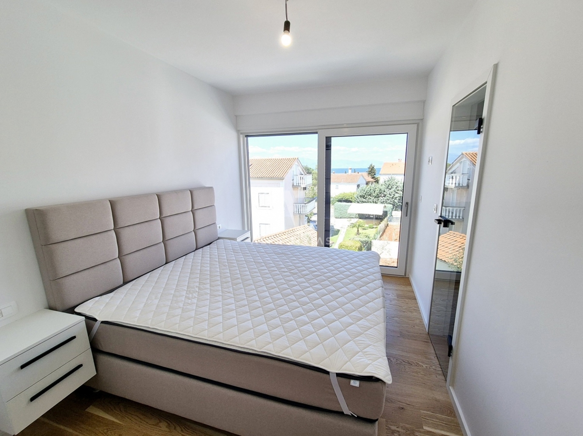 Semi-detached house with a pool and sea view in Malinska - ID 589