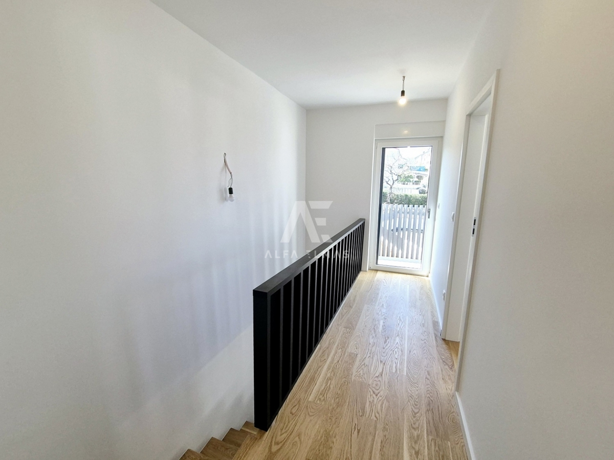 Semi-detached house with a pool and sea view in Malinska - ID 589