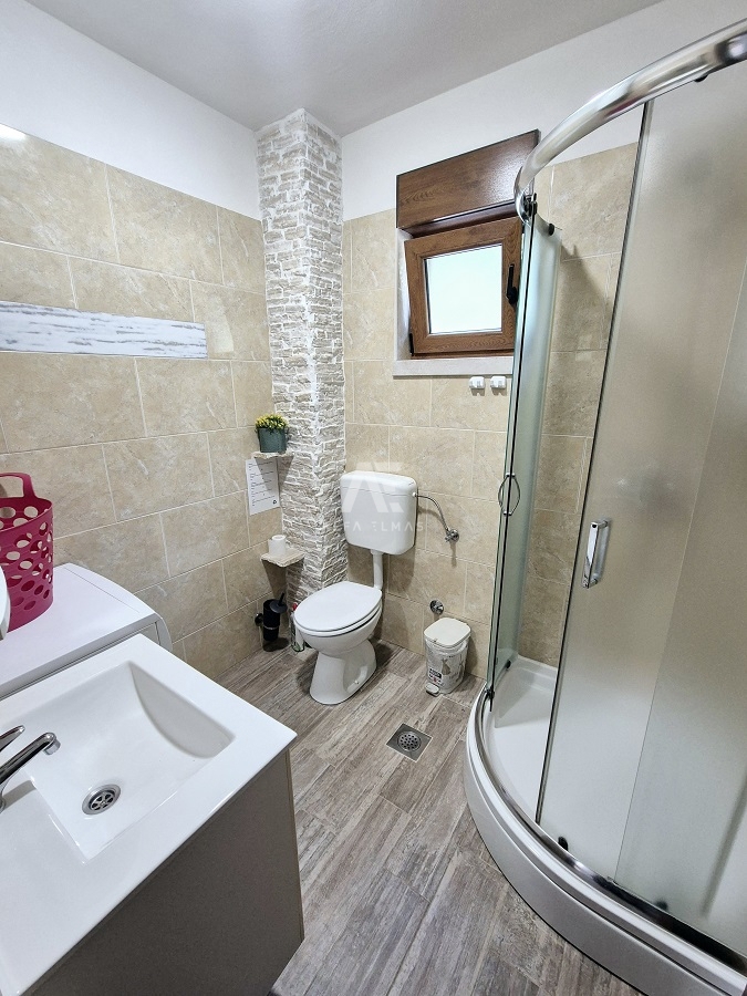 Krk, okolica – Moderna mediteranska dvojna vila z bazenom in pogledom na morje  ID 640