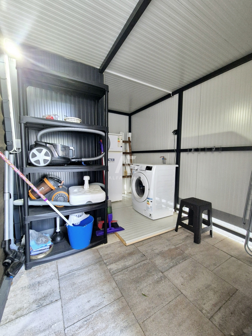 Krk, okolica – Moderna mediteranska dvojna vila z bazenom in pogledom na morje  ID 640