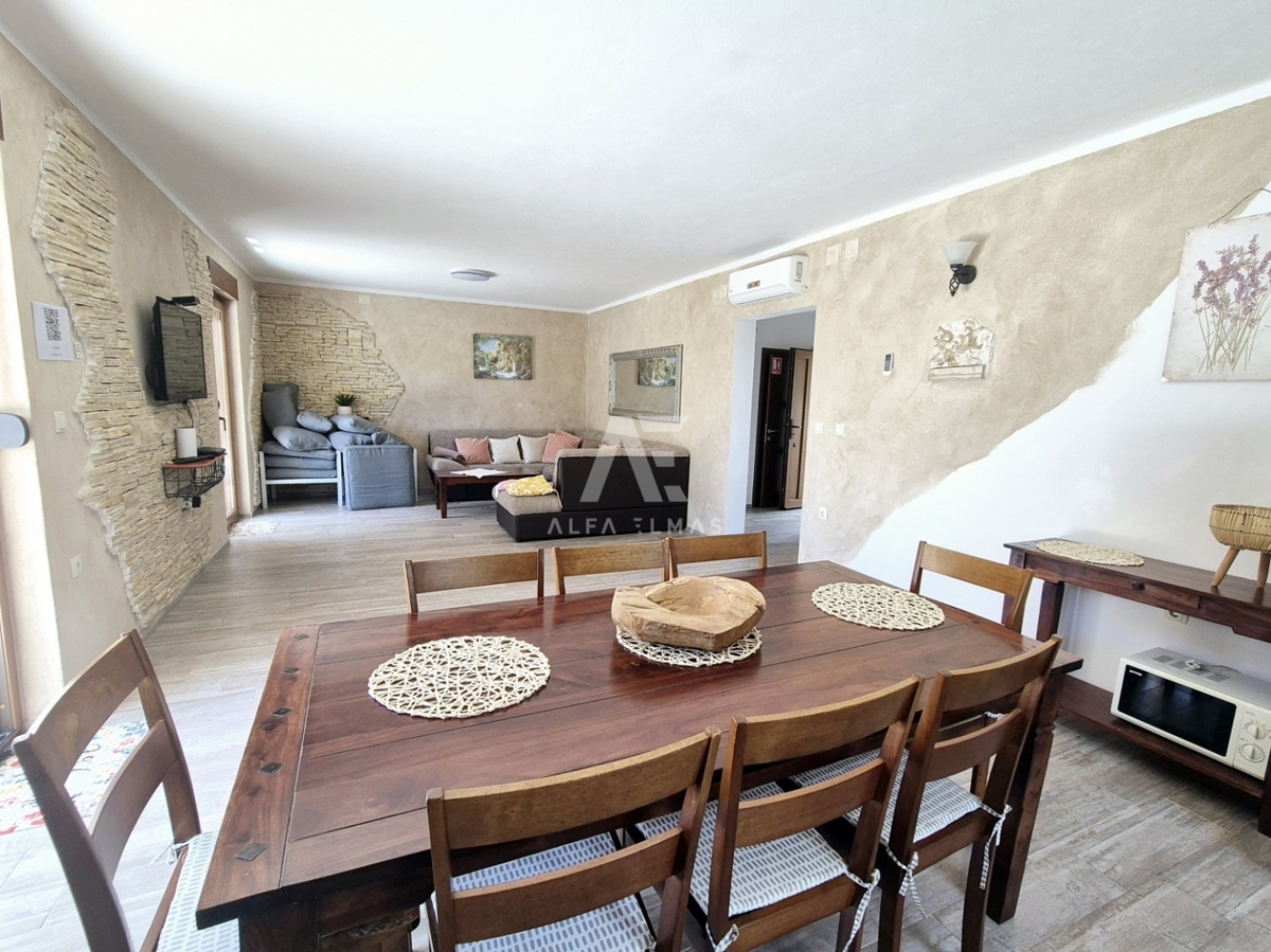 Krk, okolica – Moderna mediteranska dvojna vila z bazenom in pogledom na morje  ID 640