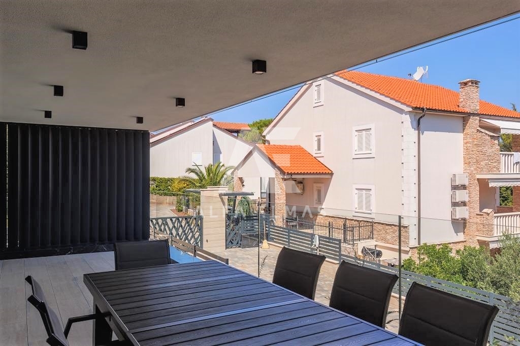 Malinska, novozgrajeni luksuzni apartma v prvem nadstropju s pogledom na morje!! ID 109