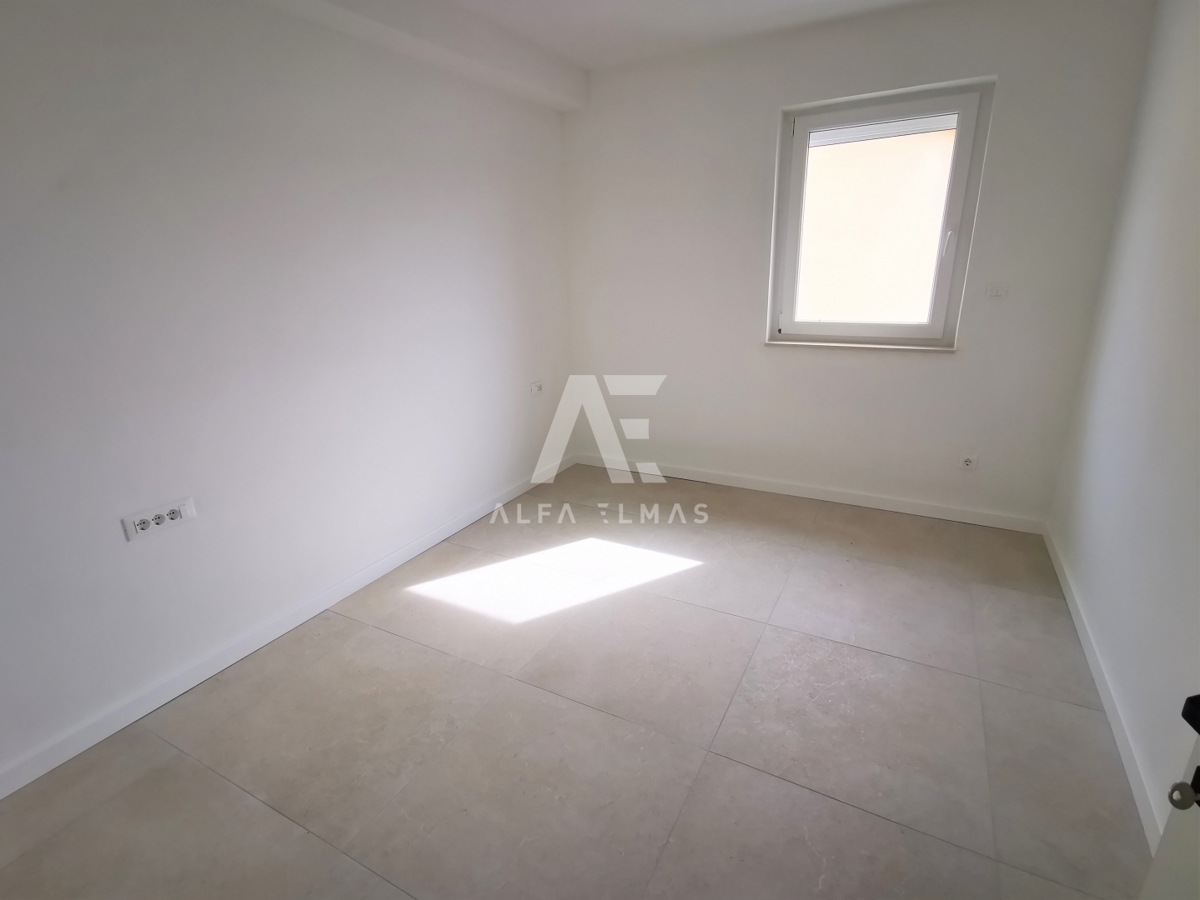 Šilo, apartma v prvem nadstropju, prva vrsta do morja!! ID 350 