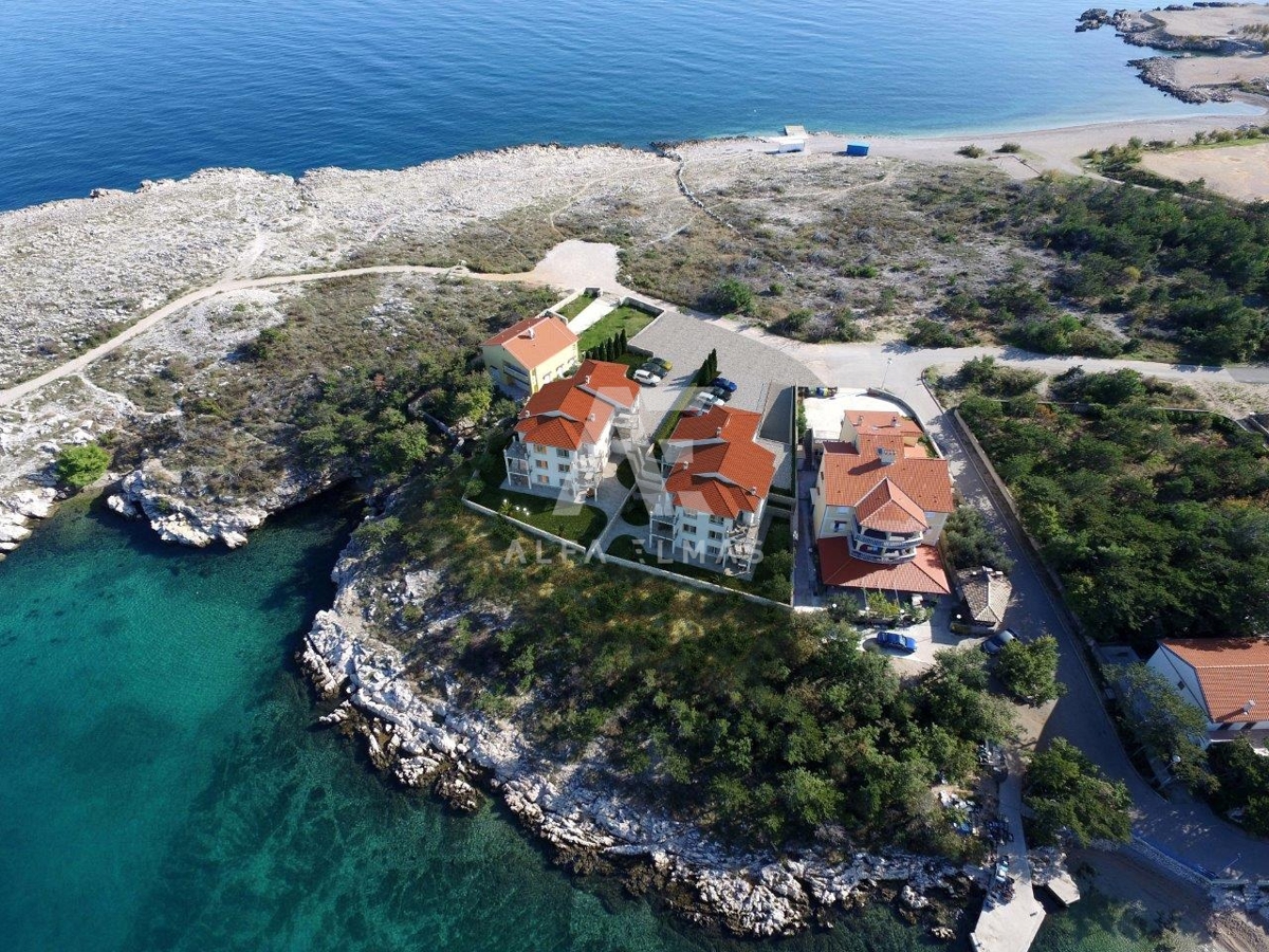 Šilo, apartma v prvem nadstropju, prva vrsta do morja!! ID 350 