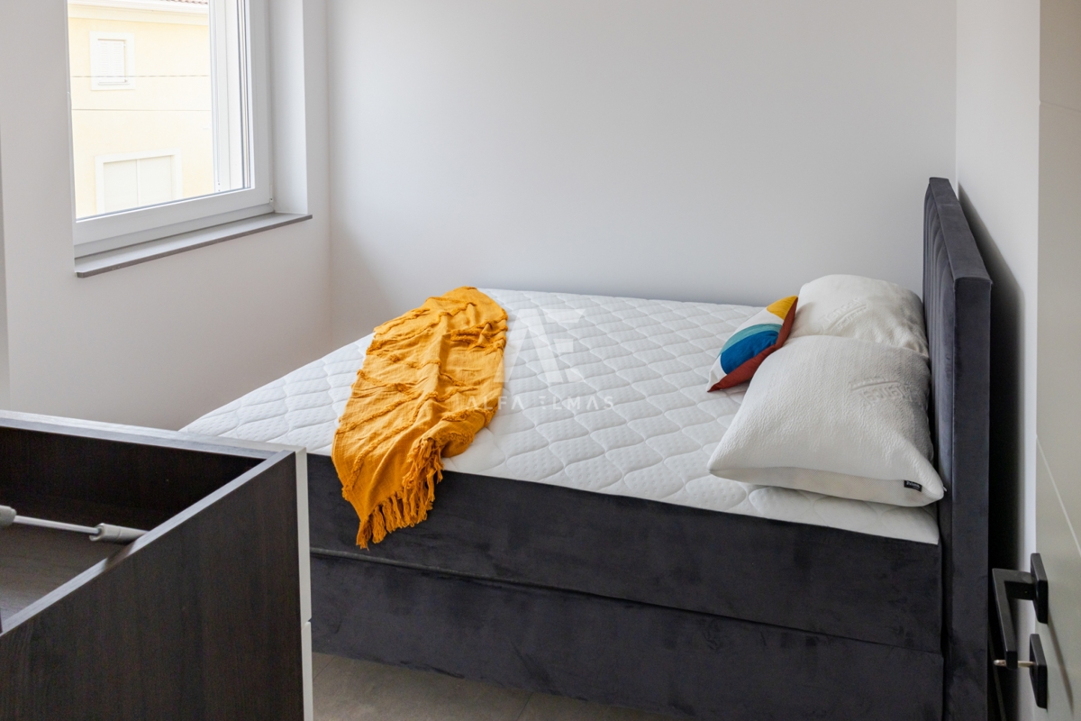 Vrbnik, okolica, rustikalna vila z bazenom na mirni lokaciji!!ID 385