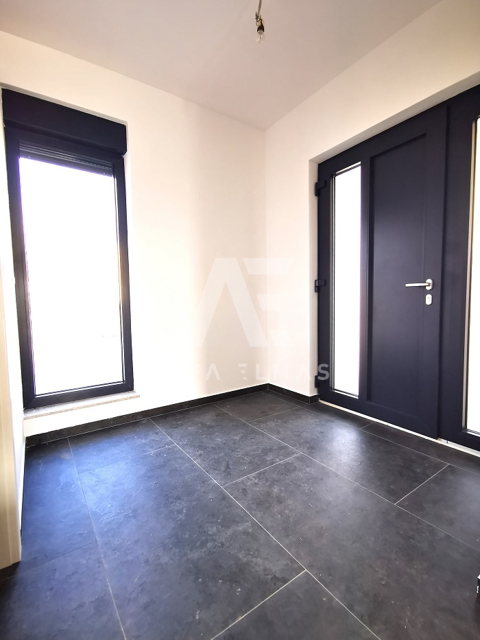 Linardići, impozantna vila moderne arhitekture z bazenom na mirni lokaciji!! ID 479