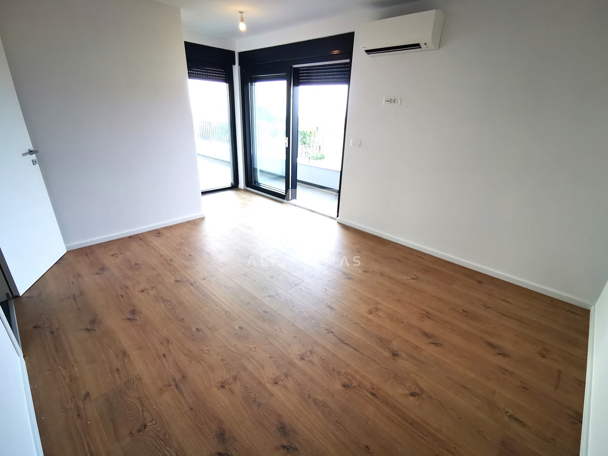 Linardići, impozantna vila moderne arhitekture z bazenom na mirni lokaciji!! ID 479