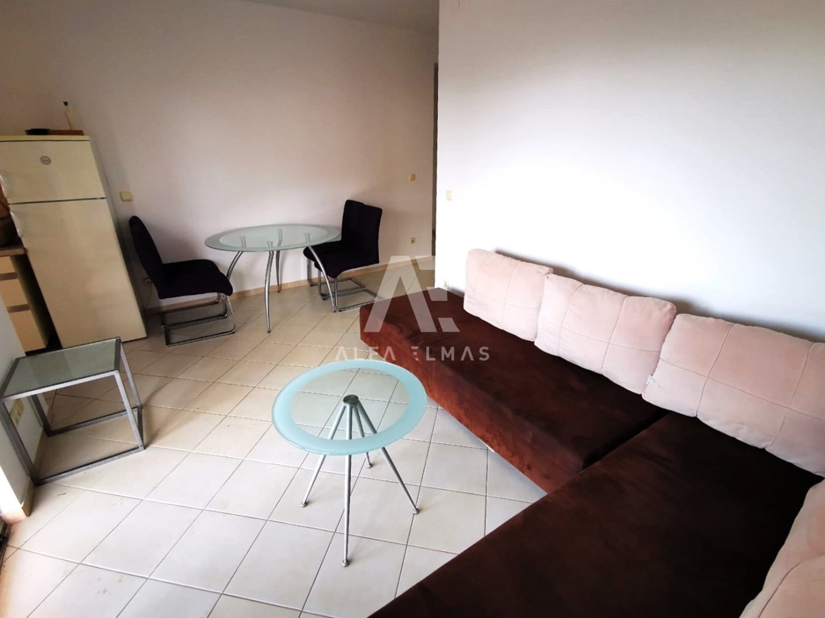 Malinska, apartma v pritličju in  okučnicom     200 m od morja!! ID 485