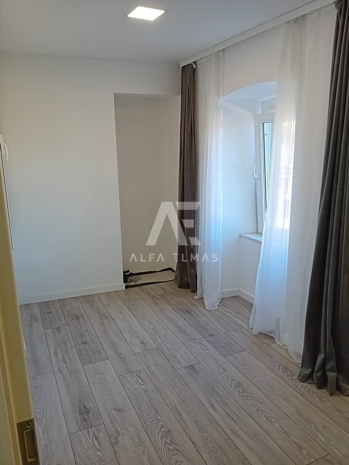 Omišalj, popolnoma prenovljena hiša v bližini vseh potrebščin!! ID 220
