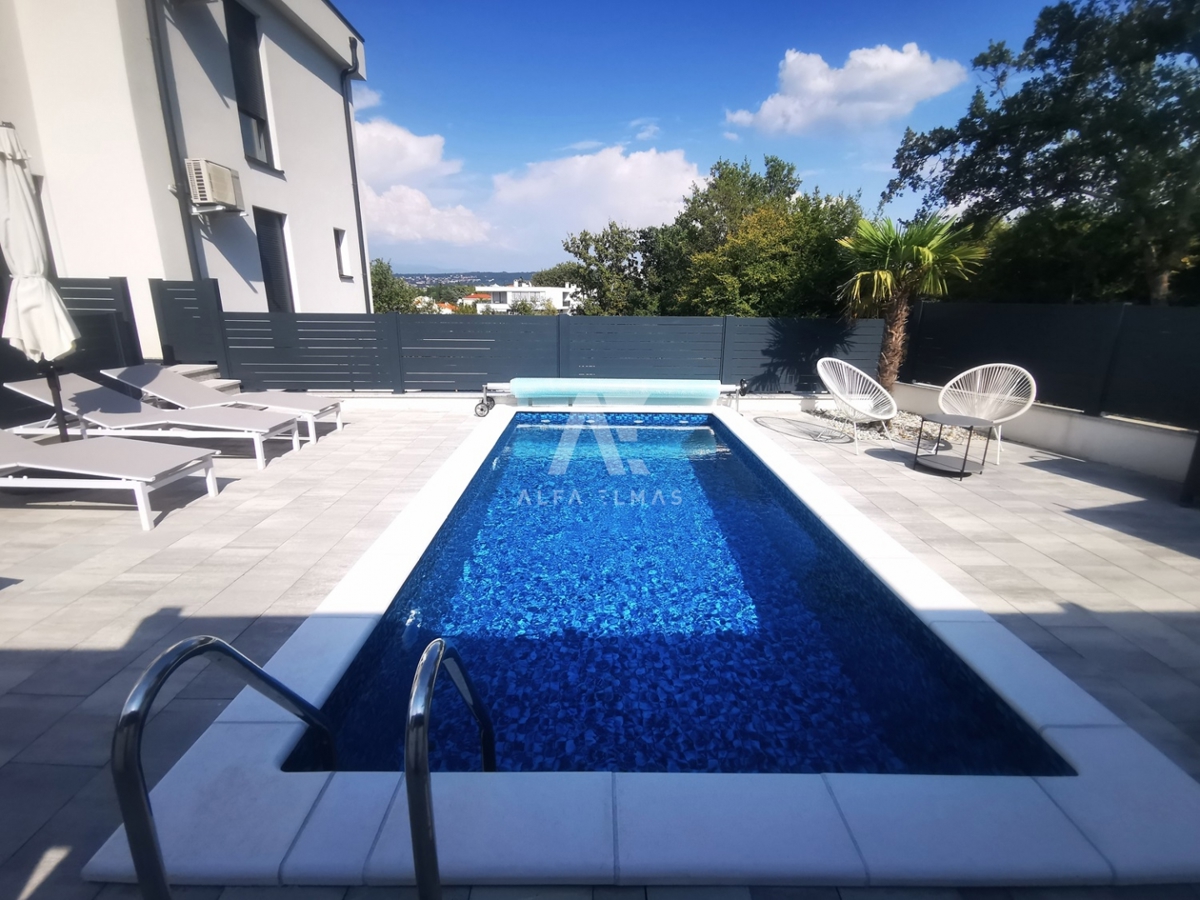 Apartment with a pool in Malinska in an exclusive location - ID 593