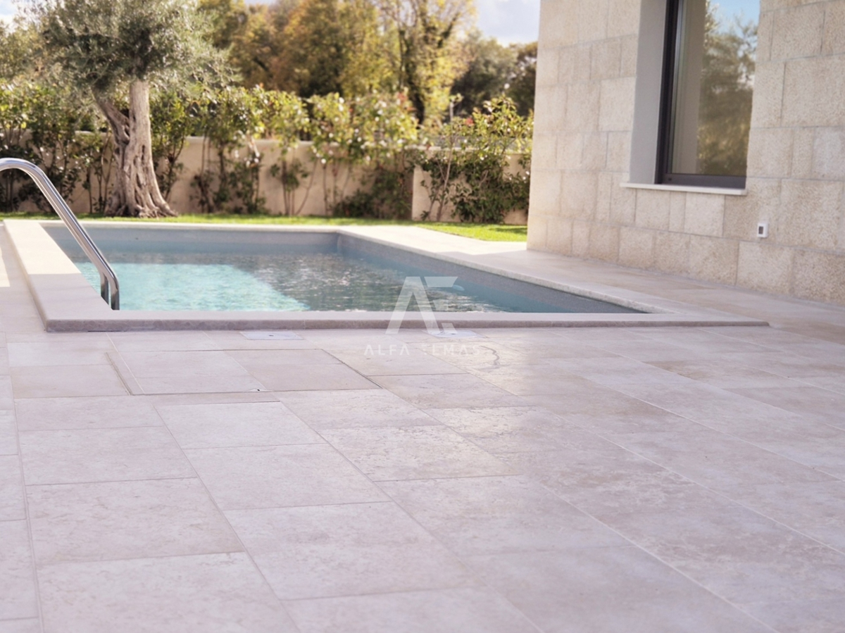 Malinska, moderna hiša dvojček z bazenom! ID 633