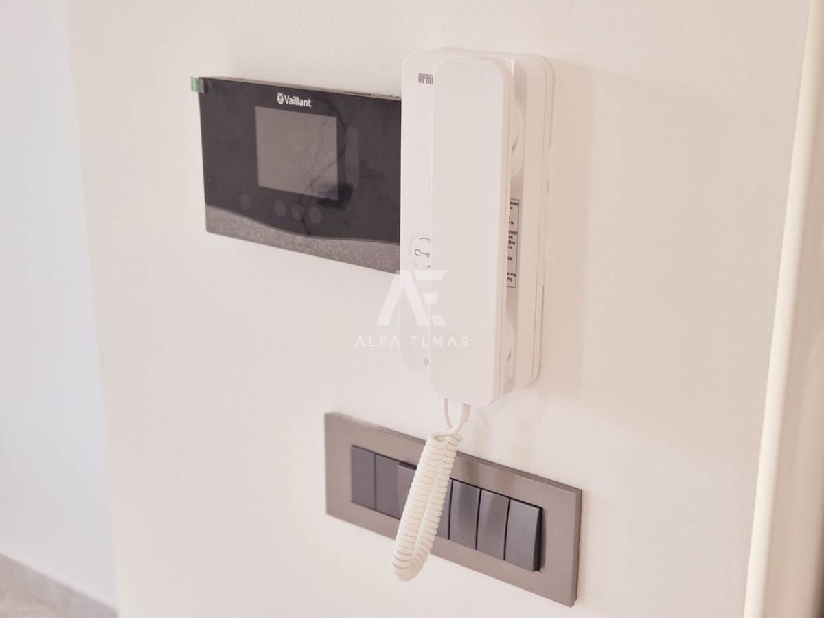 Malinska, moderna hiša dvojček z bazenom! ID 633