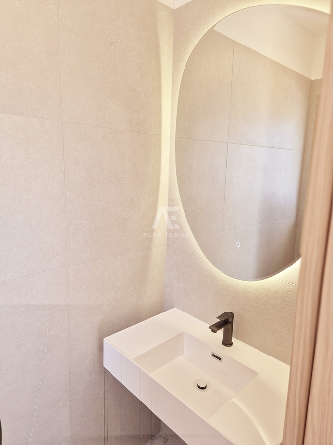 Malinska, moderna hiša dvojček z bazenom! ID 633