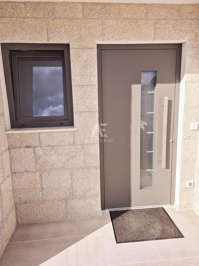 Malinska, moderna hiša dvojček z bazenom! ID 633