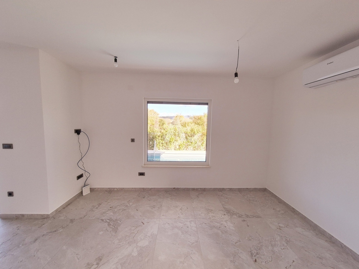 Malinska, moderna hiša dvojček z bazenom! ID 633