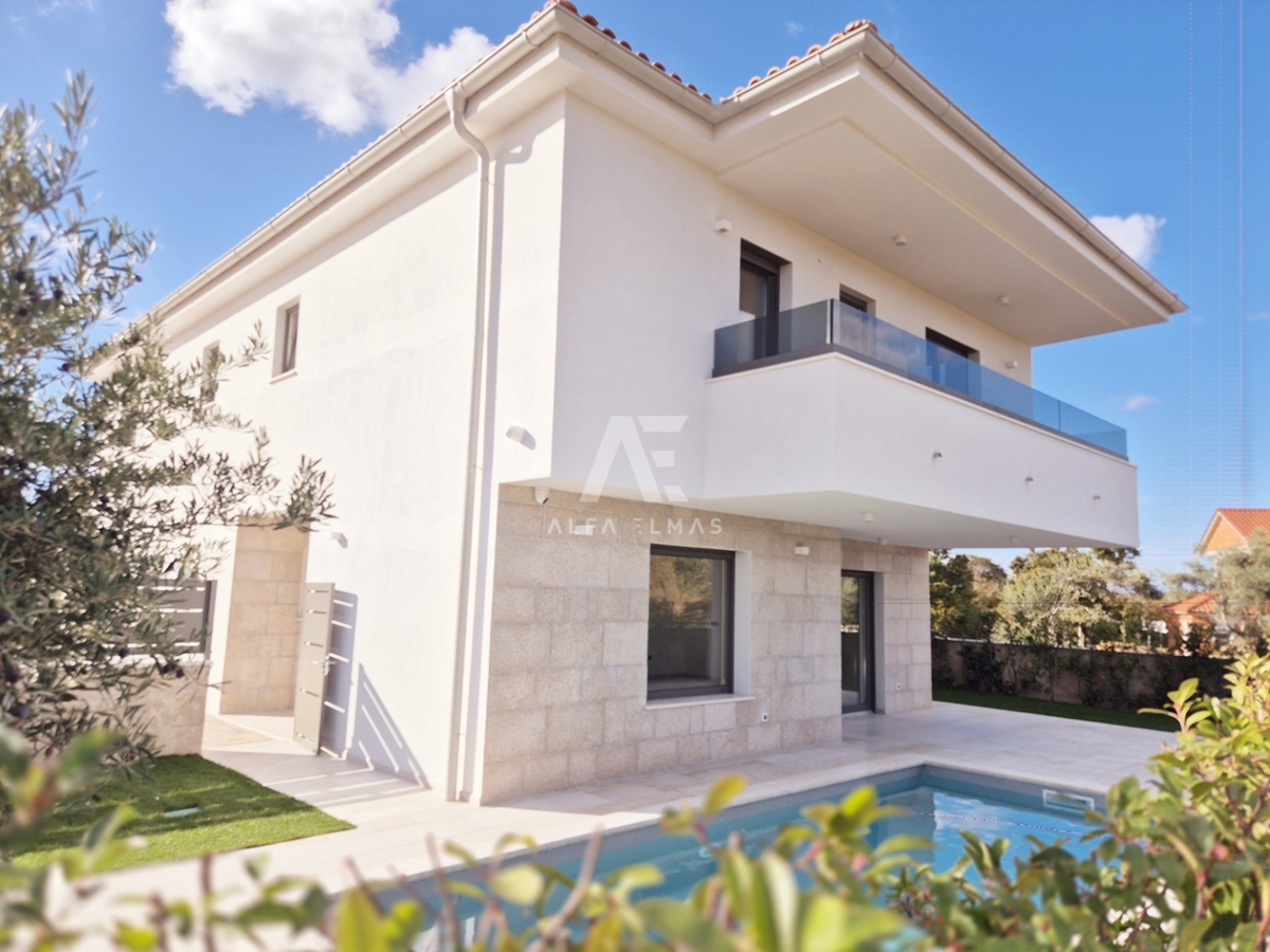 Malinska, moderna hiša dvojček z bazenom! ID 633