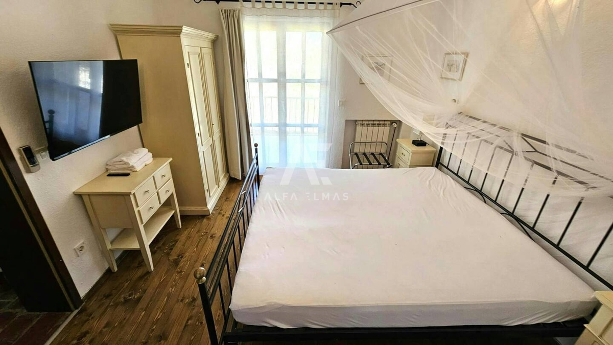 Istra, čudovita kamnita hiša z bazenom na mirni lokaciji!