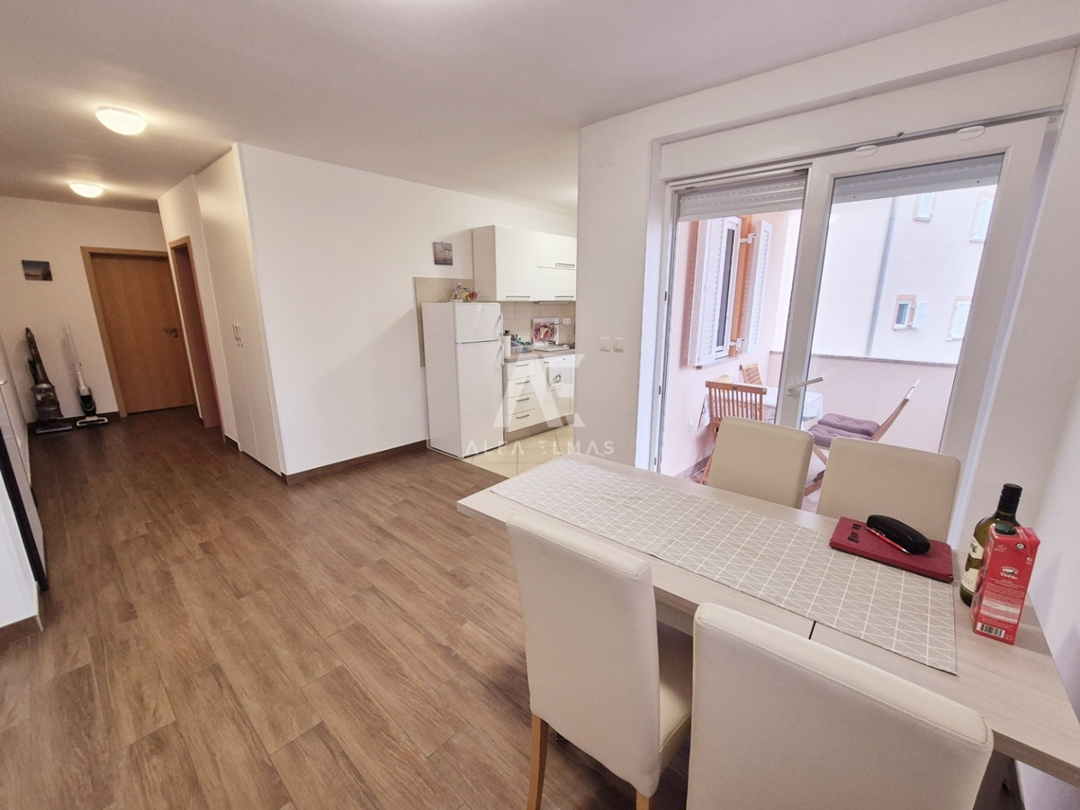 Zaliv Soline, atraktiven apartma s pogledom na morje! ID 651