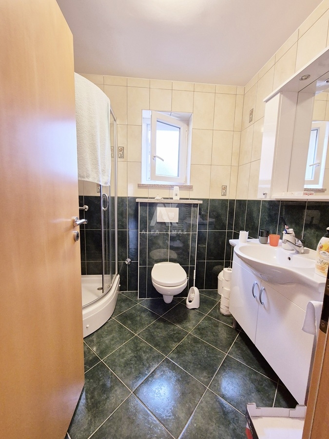 Zaliv Soline, atraktiven apartma s pogledom na morje! ID 651