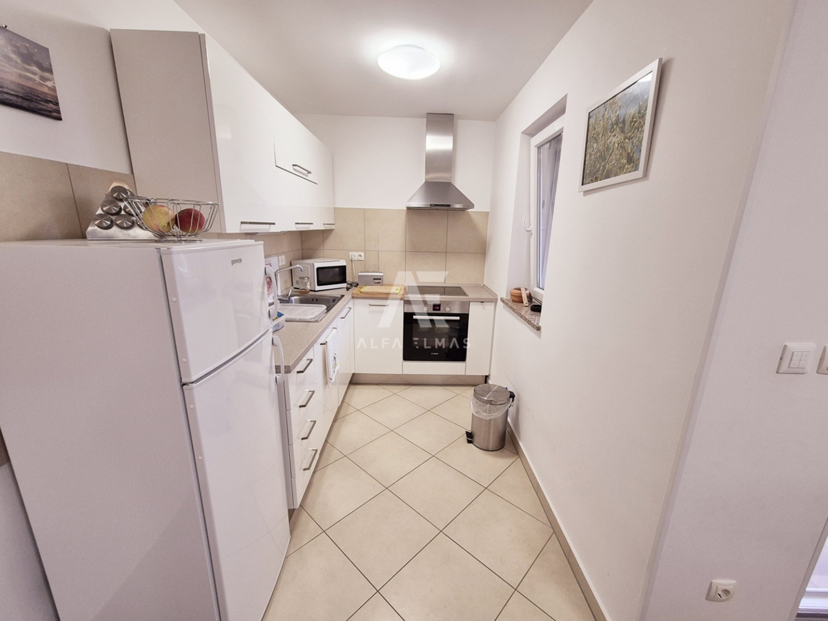 Zaliv Soline, atraktiven apartma s pogledom na morje! ID 651