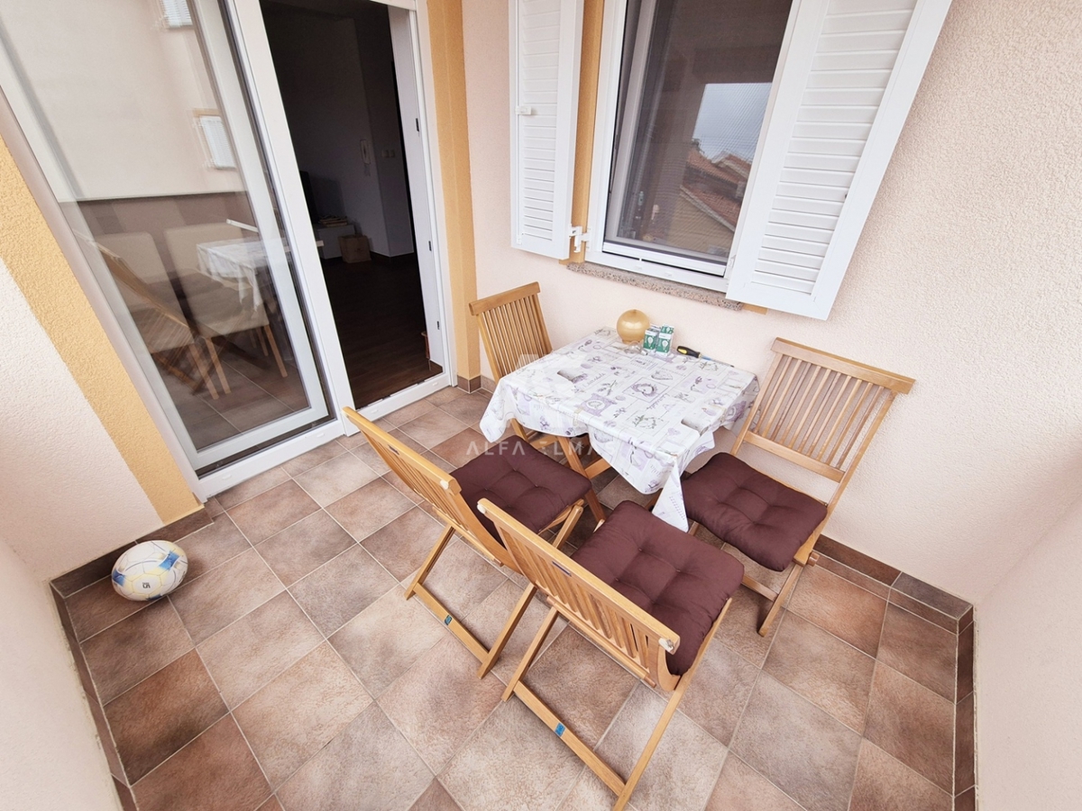 Zaliv Soline, atraktiven apartma s pogledom na morje! ID 651